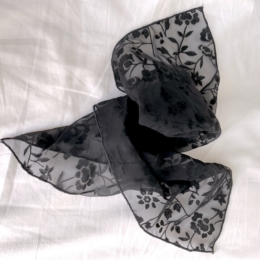 Vintage Black Sheer Velvet Flower Parisian 🇫🇷 neck tie